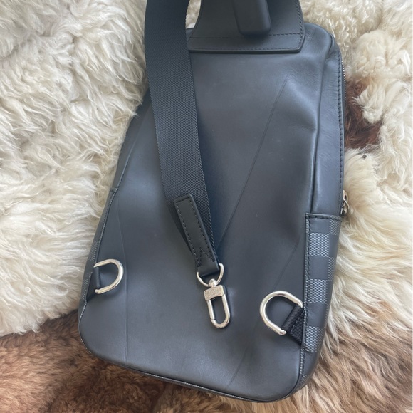 🖤 Louis Vuitton  Damier Infini Avenue Sling Bag in Onyx and Silver - Picture 13 of 17